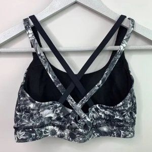 Lululemon Energy Bra Flowabunga Black Angel Greyscale - Size 6